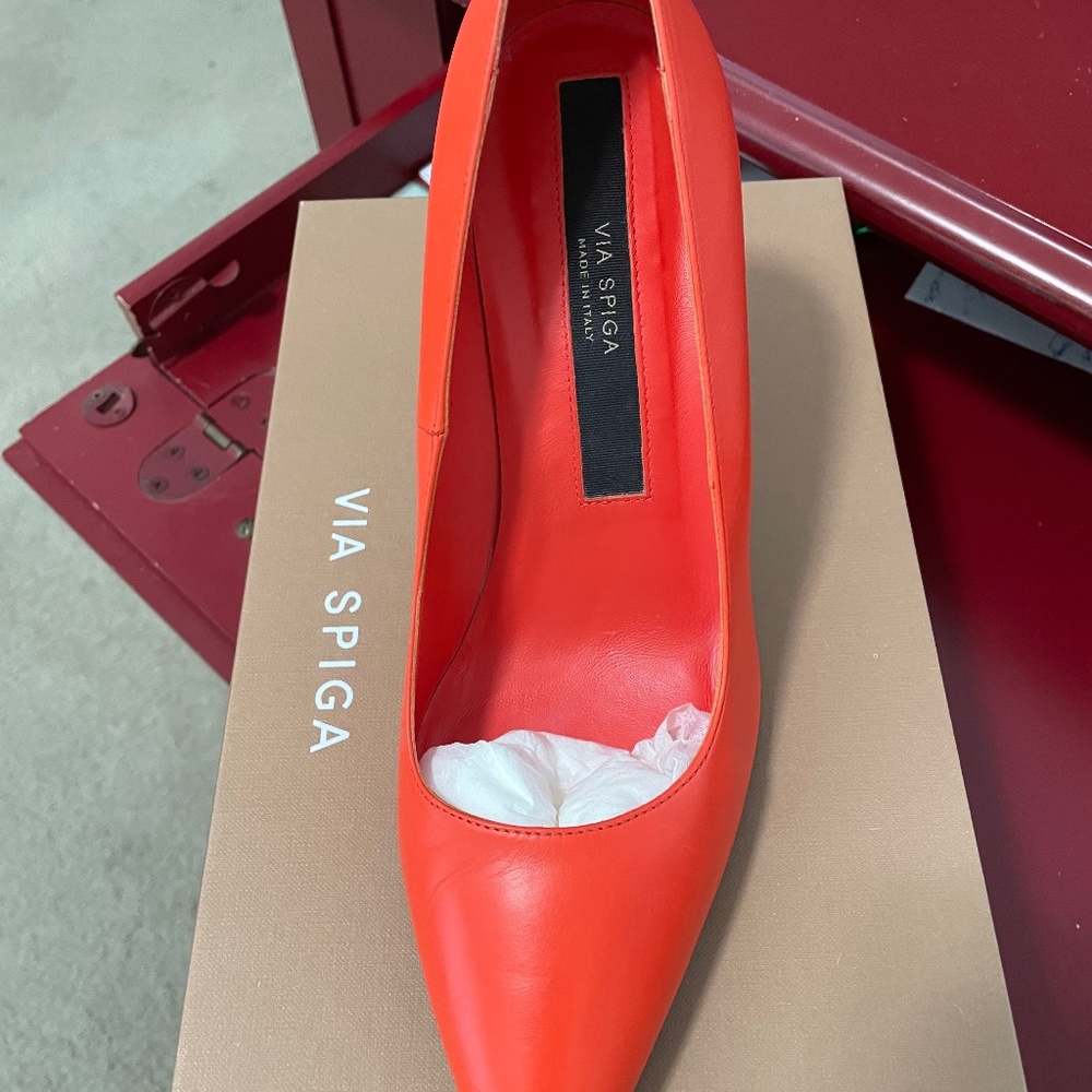 Via Spiga Nikole Women's Pump - Hot Orange LE